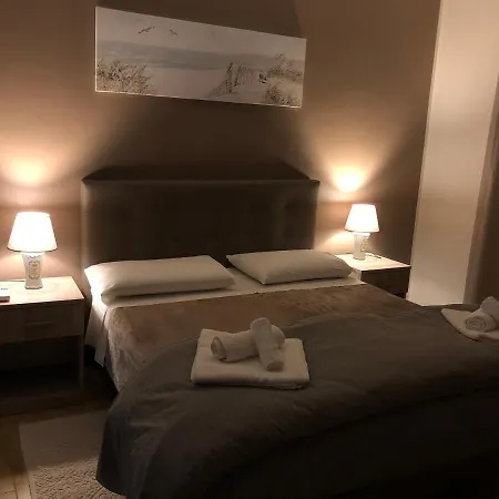Altamarea Apartman *